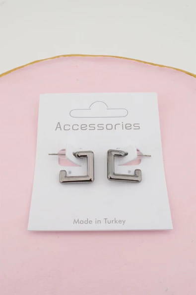 Kadın Minimal Geometrik Küpe ürün görseli