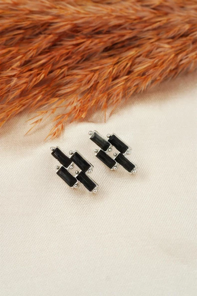 Kadın Özel Tasarım Baget Zirkon Taşlı Küpe ürün görseli