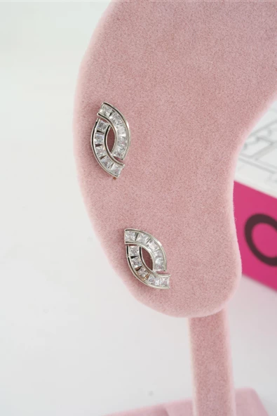 Kadın Özel Tasarım Zirkon Taşlı 2'li Minimal Küpe ürün görseli