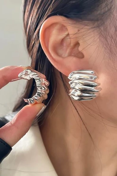 Kadın Özel Tasarım Tırtıklı 3 cm Halka Küpe ürün görseli