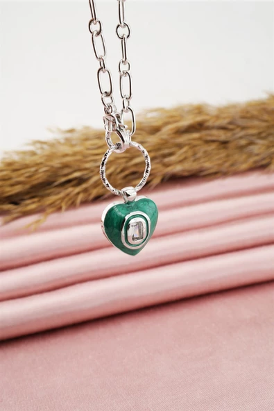Kadın Özel Tasarım Yeşil Mineli Kilit Figürlü Kolye - Resim 2