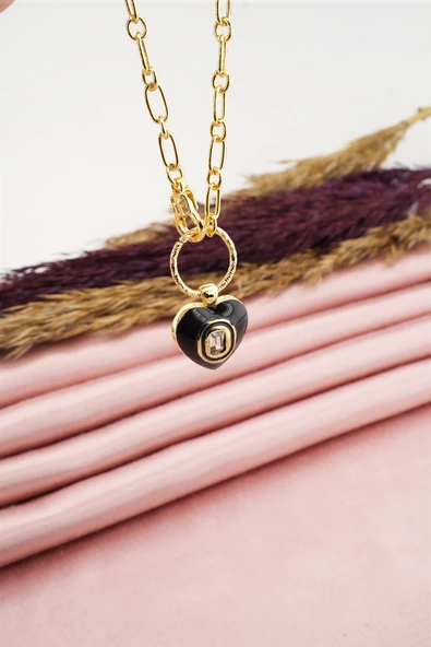 Kadın Özel Tasarım Siyah Mineli Kilit Figürlü Kolye ürün görseli