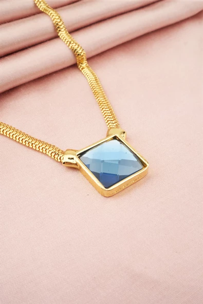 Kadın Özel Tasarım Kare Model Kesme Taşlı Model Yılan Zincirli Kolye ürün görseli