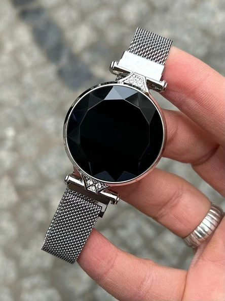 Modern ve Şık: Siyah LED Dokunmatik Kristal Kadranlı Gümüş Renk Metal Kayışlı Kadın Saati ürün görseli 1