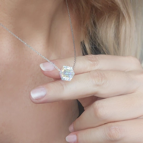 Vaoov 925 Ayar Gümüş Küp Swarovski Taşlı Kolye - Resim 5