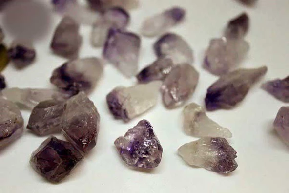 Ametist Taşı Ham Amorf Parçalar (2-4GRAM) - Resim 4