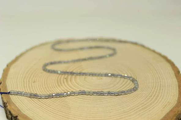 Bileklik Boy Labradorit Taşı Küp Şekilli Yarım Dizi 2.5mm (17CM UZUNLUĞUNDADIR) ürün görseli