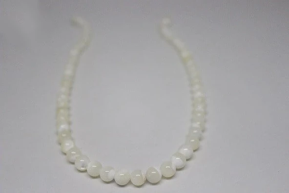 Sedef Taşı Yarım Dizi 8mm (BEYAZ) (18CM UZUNLUĞUNDADIR)