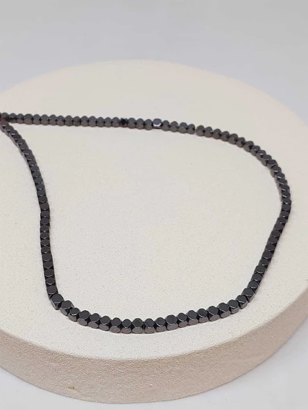 Hematit Taşı Şekilli 3.5*3.5mm Dizi (52326) - 3