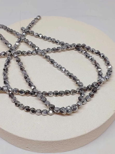 Hematit Taşı Şekilli 5*5.5mm Dizi (52338) - Resim 3