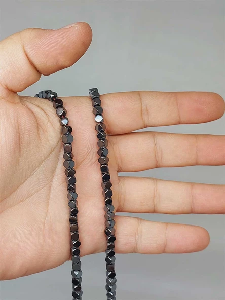 Hematit Taşı Şekilli 3.5*3.5mm Dizi (52326)