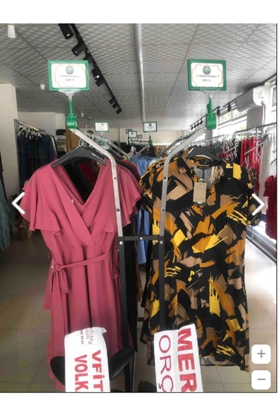 V Ayarlı Paslanmaz 125 Cm En Metal Konfeksiyon Elbise Askılık Tekerlekli Portatif Eşek Vitrin Raf - 4