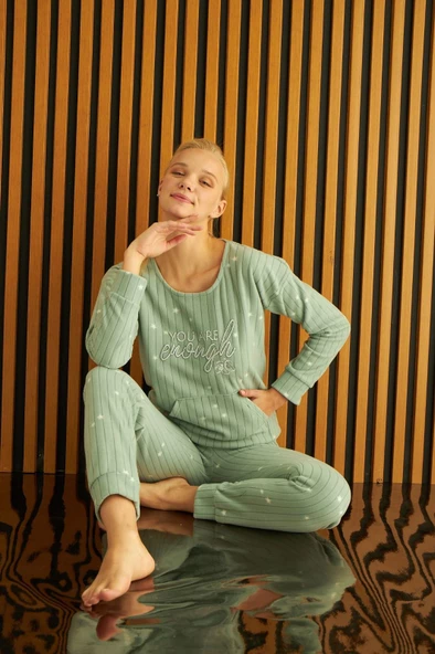 Kadın Bisiklet Yaka Kanguru Cep Bilek Manşetli Fitilli Polar Kışlık Pijama Takımı