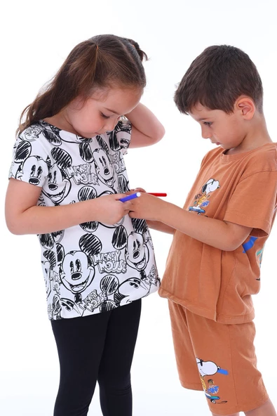 Summer Mickeyli Kız Çocuk T-shirt (BOYANABİLİR KALEMLERİ HEDİYE ! YIKAMA SONRASI LEKE BIRAKMAZ) - 3