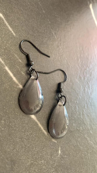 Parlak Füme Antrasit Renk Siyah Aksesuar Damla Şekil 4 Cm Sallantılı El Yapımı Epoksi Küpe Hediyelik - Resim 6