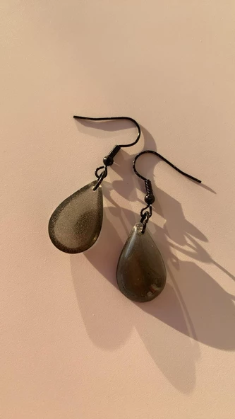 Parlak Füme Antrasit Renk Siyah Aksesuar Damla Şekil 4 Cm Sallantılı El Yapımı Epoksi Küpe Hediyelik - Resim 7