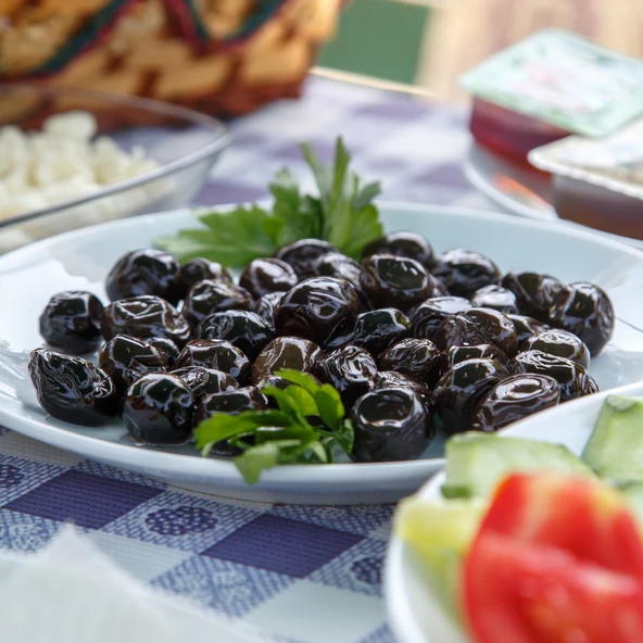 Kuru Sele İri Taneli Siyah Zeytin 900 Gr - 2