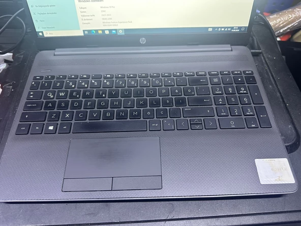 Hp 255 G8 15.6" Ryzen 5 3500U 8Gb- 256Gb M2 Nvme- O/B Rxvega Frd (1920 X 1080) 27K40ea - 2