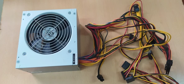 2. EL HIGHPOWER HPE-600-A12S 600W ECO Serisi 20+4 Pin 12cm Fan POWER SUPPLY