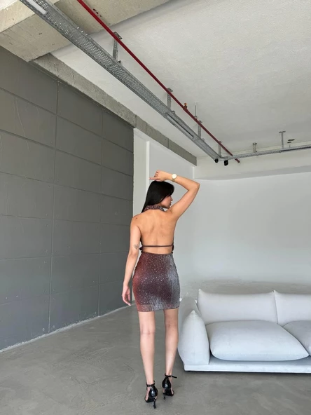 DEGAJE YAKA SIRT DEKOLTELİ MİNİ ABİYE ELBİSE - BORDO RENK - Resim 2