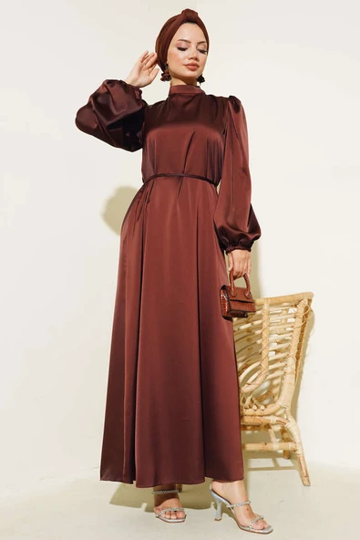 İnce Kuşaklı Kol Lastikli  Saten Elbise Kahve - Resim 2