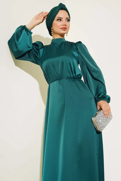 İnce Kuşaklı Kol Lastikli  Saten Elbise Zümrüt - Resim 2