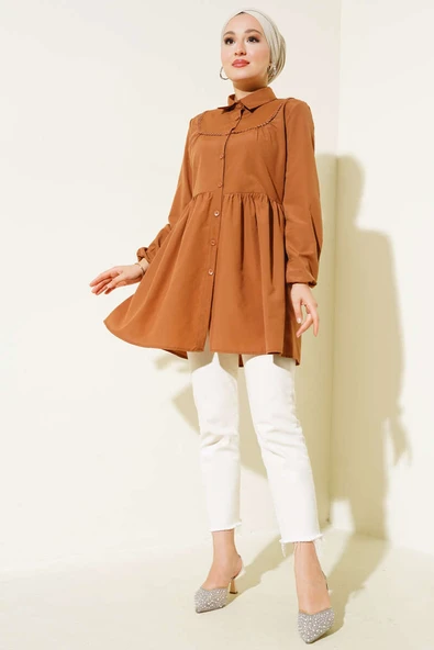 Önü Dantelli Gömlek Taba - Resim 2