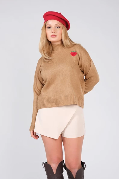 Kadın Çilek İşlemeli Dik Yaka Oversize Kazak Camel - 2