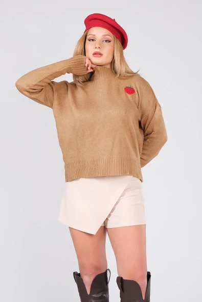 Kadın Çilek İşlemeli Dik Yaka Oversize Kazak Camel - 3