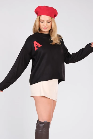 Kadın Sıfır Yaka Harf İşlemeli Oversize Kazak Siyah - 6