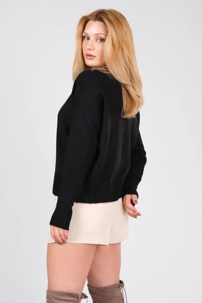 Kadın Çilek İşlemeli Dik Yaka Oversize Kazak Siyah - Resim 3