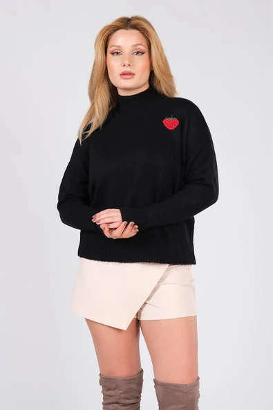 Kadın Çilek İşlemeli Dik Yaka Oversize Kazak Siyah - Resim 5