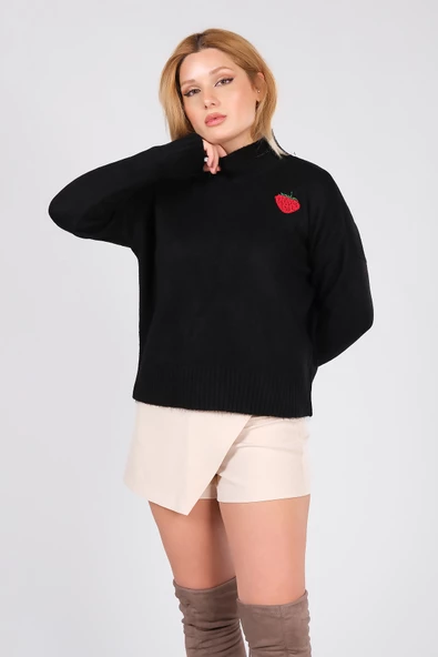 Kadın Çilek İşlemeli Dik Yaka Oversize Kazak Siyah - Resim 2