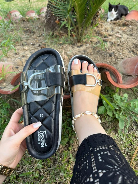 Şerit Detay , Şeffaf Tokalı Baklava Ped Üst Kalite Şık Terlik