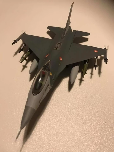 Lockheed Martin F-16 Fighting Falcon PM Model Demonte Plastik Uçak Maket Kiti - 5