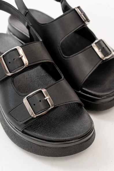Siyah Dolgu Topuk Kadın Sandalet - Resim 2