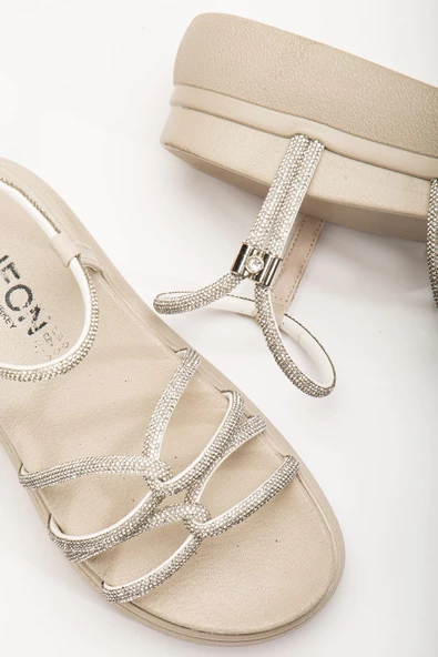 Bej Dolgu Topuk Kadın Sandalet - 4