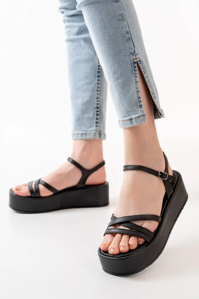 Siyah Dolgu Kadın Sandalet