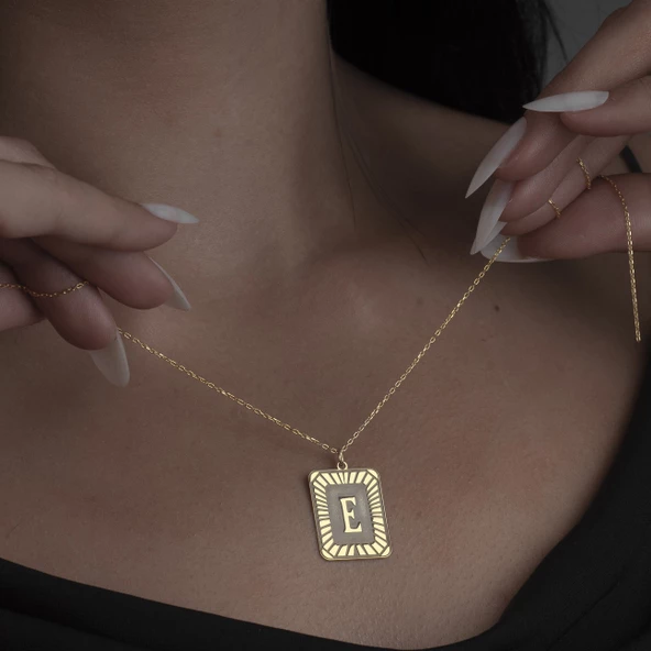 925 Ayar Gümüş Plaka Çerçeve Harf Kolye Kolye ürün görseli 1