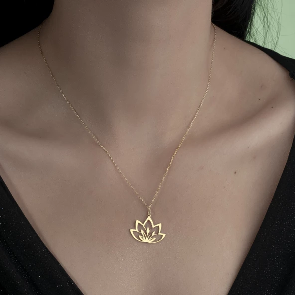 925 Ayar Gümüş Lotus Çiçeği Figürlü Kolye - 1