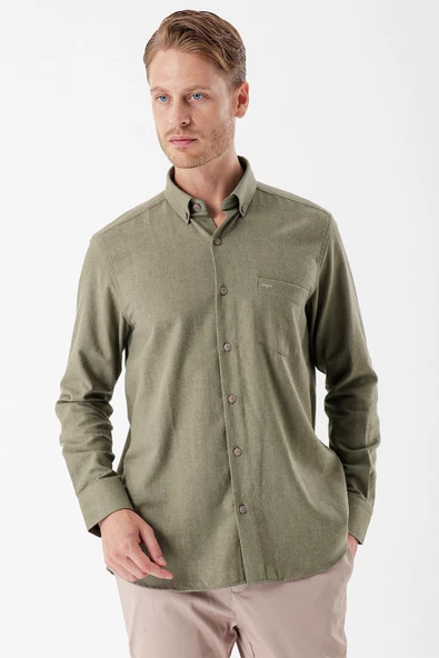 Koyu Haki Uzun Kollu Gabardin Sert Yaka Cepli Casual Comfort Fit Rahat Kesim Gömlek 1004235108
