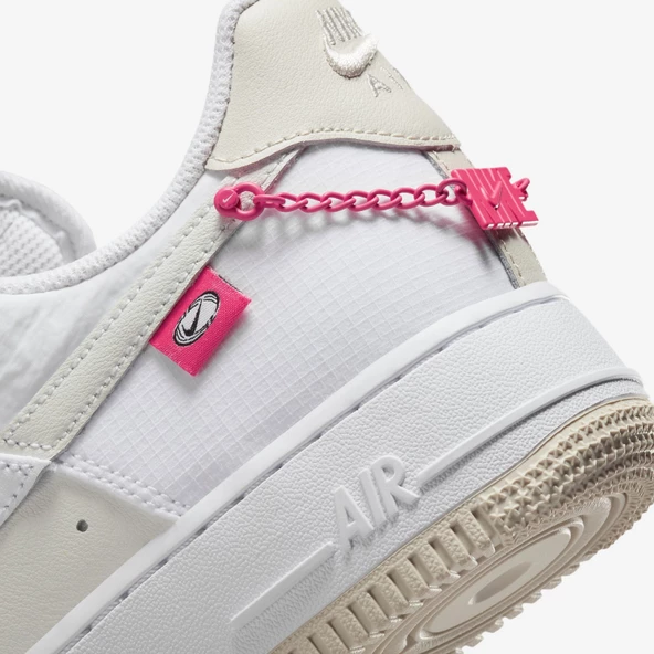 NIKE AIR FORCE 1 07 LX PINK BLING - Resim 4