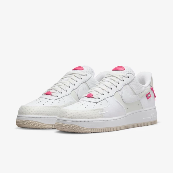 NIKE AIR FORCE 1 07 LX PINK BLING - Resim 3