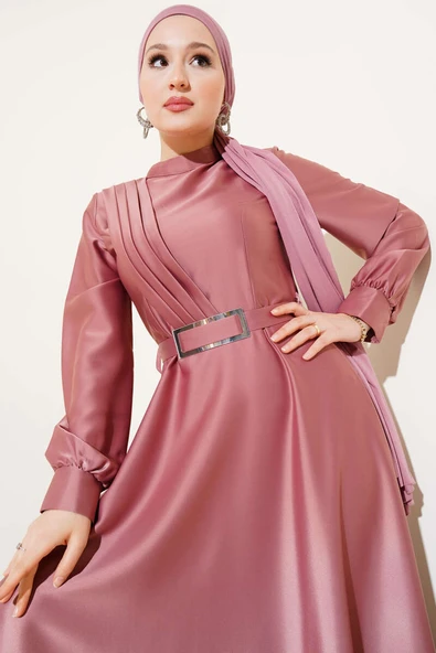 Önü Çapraz Piliseli Saten Elbise Pudra - Resim 2