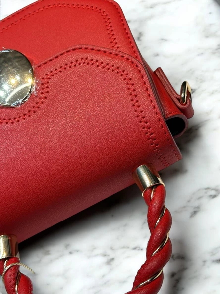 Levidor Özel Renk El Ve Kol Çantası Olarak Tasarlanmış Suni Deri Bayan Omuz Çantası 930174.KRMZ - Resim 2