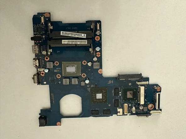 Samsung NP300E5E-S02TR ORJİNAL ANAKART BOZUK HASARLI PARÇA NİYETİNE BA41-02209A - Resim 2