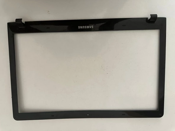 Samsung NP300E5E-S02TR ORJİNAL BEZEL BA75-04421A SERVİS ÇIKMASI