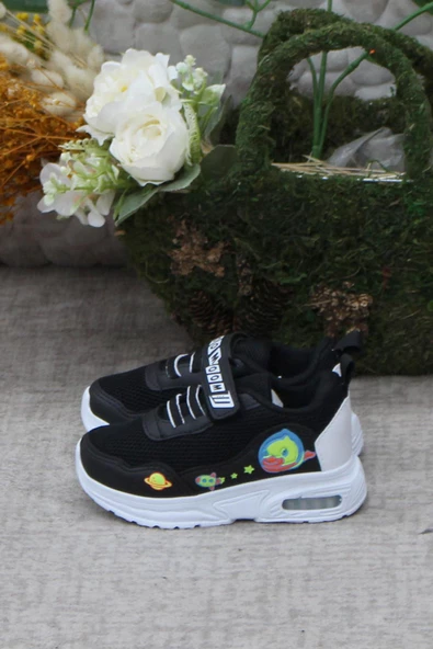 Fort 0770 Siyah Beyaz Figürlü Hafif Taban Işıklı Erkek Çocuk Ayakkabı ürün görseli