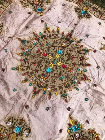 El İşi Otantik İşlemeli Boncuklu Taşlı Kadife Masa Örtüsü 97x105cm (Defolu) - 8