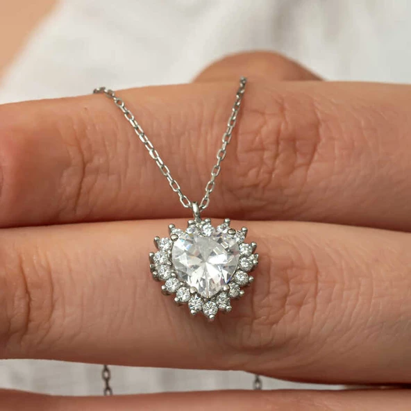 Gümüş Zirkon Taşlı Kalp Kadın Kolye ürün görseli 1